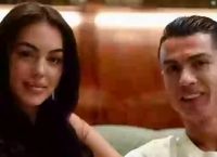 cristiano ronaldo: Κάνει το επόμενο βήμα με τη Τζορτζίνα – Το λαμπερό μονόπετρο που έκλεψε την παράσταση cristiano ronaldo: Κάνει το επόμενο βήμα με τη Τζορτζίνα – Το λαμπερό μονόπετρο που έκλεψε την παράσταση