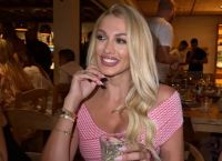 Κωνσταντίνα Σπυροπούλου: Στιλάτη και εντυπωσιακή στο ολόσωμο μαγιό της [pics]