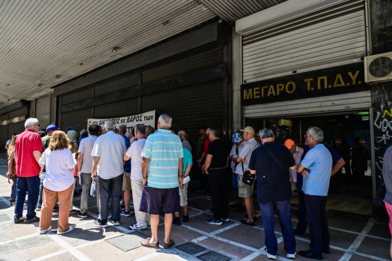 Μόνιμο επίδομα €250 σε χαμηλοσυνταξιούχους – Αυξήσεις σε μισθούς και «ψαλίδι» στην προσωπική διαφορά