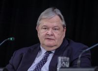 Ο Βενιζέλος ανεβάζει τους τόνους: Θέτει σε λειτουργία θεσμικά «φρένα» κατά Μητσοτάκη Ο Βενιζέλος ανεβάζει τους τόνους: Θέτει σε λειτουργία θεσμικά «φρένα» κατά Μητσοτάκη
