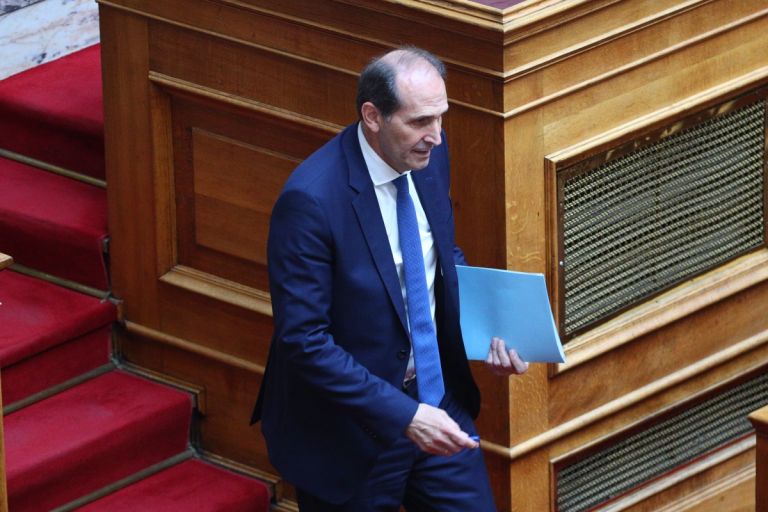 “Εφυγε” ο Απόστολος Βεσυρόπουλος γραμματέας της ΚΟ της ΝΔ, από ανακοπή καρδιάς,