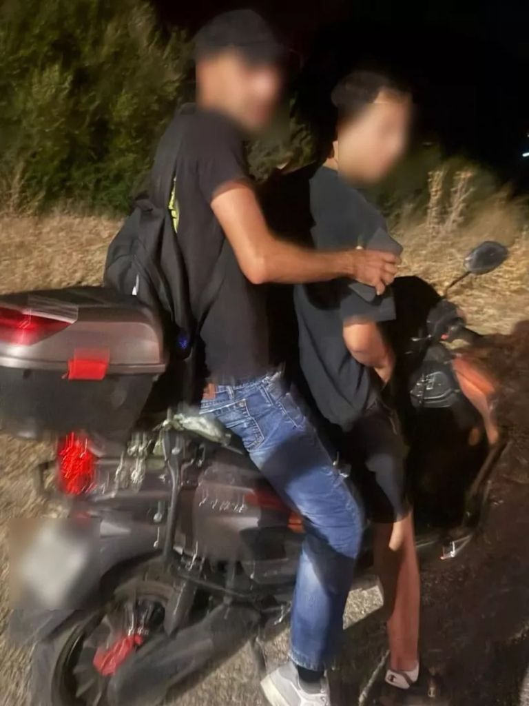 Φωτιά στα Συχαινά: Οι πρώτες εικόνες των δύο συλληφθέντων για εμπρησμό [pics]