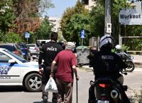 Γυναικοκτονία στο Χαλάνδρι: Ο δράστης έσπασε τη λάμα του πρώτου μαχαιριού και έβγαλε δεύτερο Γυναικοκτονία στο Χαλάνδρι: Ο δράστης έσπασε τη λάμα του πρώτου μαχαιριού και έβγαλε δεύτερο