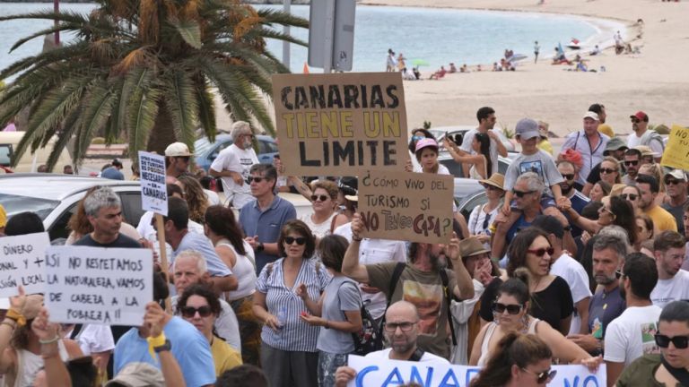 Στα όρια της αντοχής: Ο υπερτουρισμός και η κλιματική κρίση «στριμώχνουν» τη Μεσόγειο