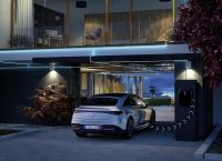 Volkswagen: Στροφή στις Μπαταρίες και Η Μοναχική Μάχη Volkswagen: Στροφή στις Μπαταρίες και Η Μοναχική Μάχη