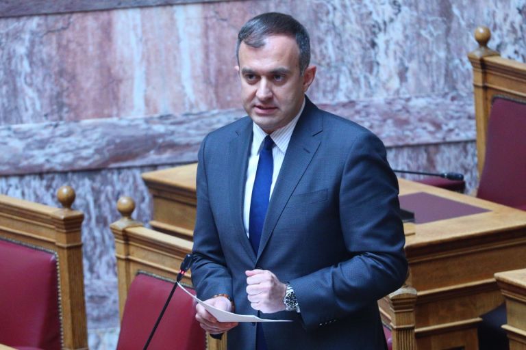 Χατζηβασιλείου: Γιατί το ΠΑΣΟΚ παραμένει εγκλωβισμένο στην αντιπολιτευτική του μιζέρια;