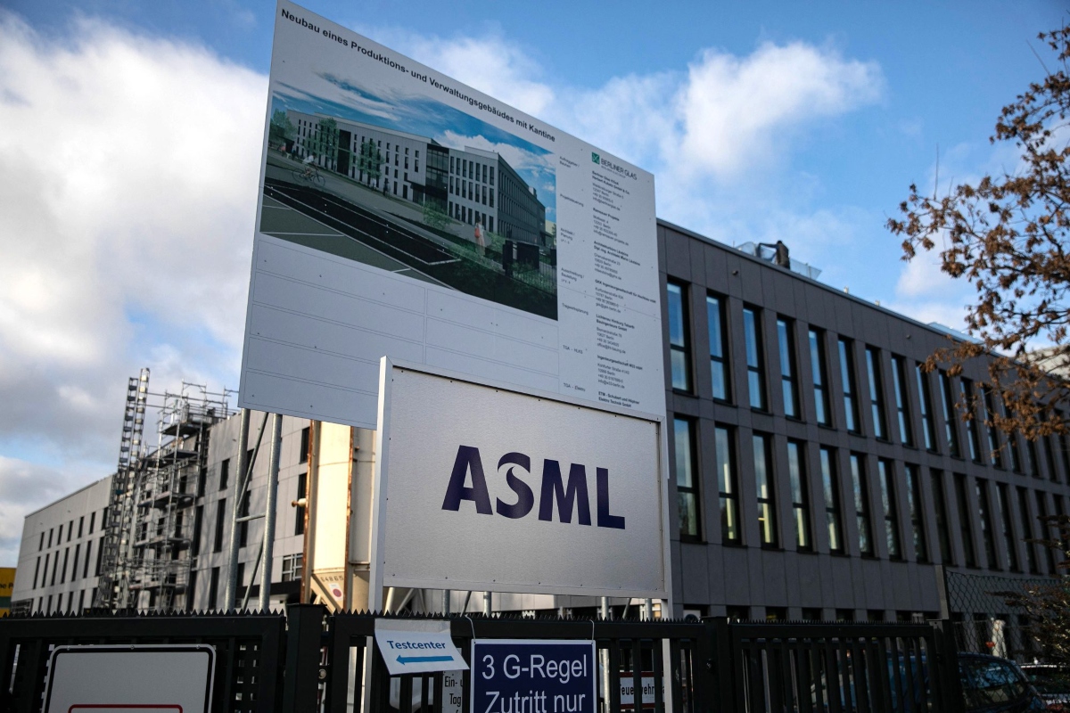 ASML – Mistral AI: Συμμαχία-σταθμός των 1,3 δισ. για την τεχνητή νοημοσύνη