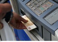 Επιστροφή στα μετρητά μετά την κατάργηση των χρεώσεων ανάληψης Επιστροφή στα μετρητά μετά την κατάργηση των χρεώσεων ανάληψης