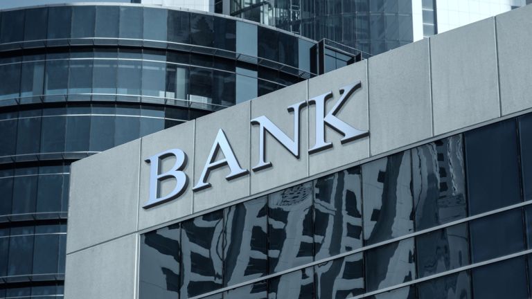 ΕΕΤ: Άνω των 20 δισ. ευρώ τα νέα δάνεια προς επιχειρήσεις για τους πρώτους 8 μήνες του 2025