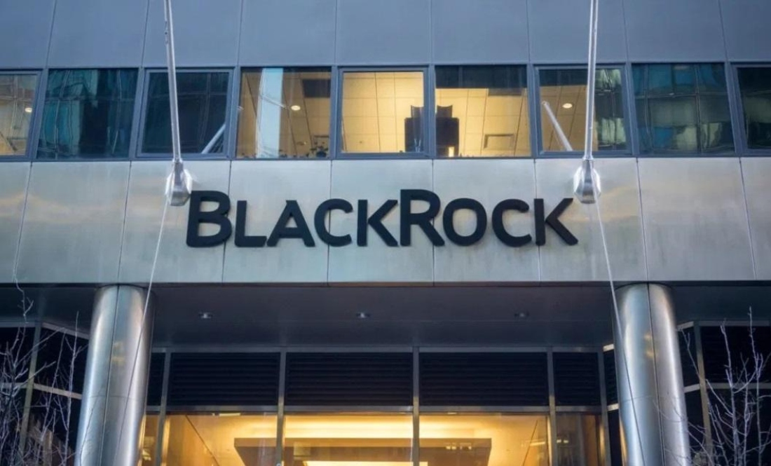 BlackRock: “Διαβάζει” πολλές ευκαιρίες στην Ευρώπη – Προχωρά στην αγορά εταιρικών ομολόγων και τραπεζών