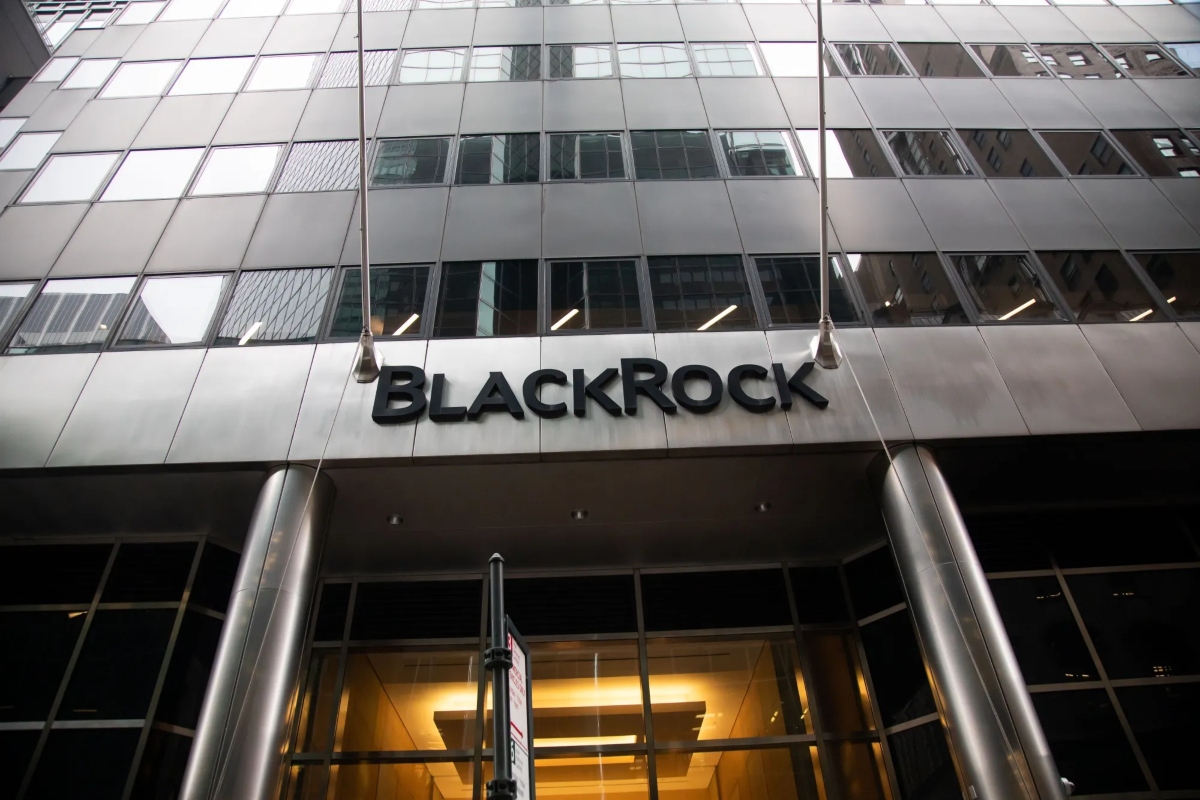 Η BlackRock επενδύει 500 εκατ. λίρες σε βρετανικά data centers