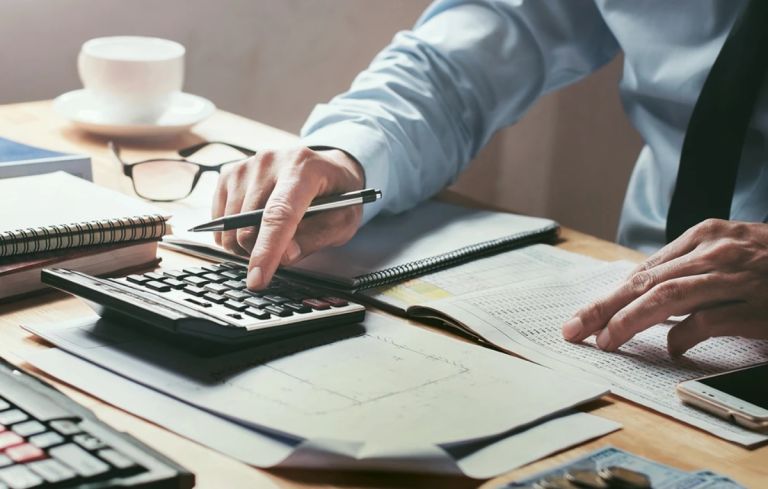 Ηλεκτρονική τιμολόγηση: Τι έρχεται για επιχειρήσεις και επαγγελματίες