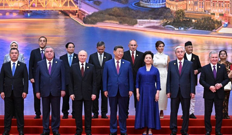 Σύνοδος της Σαγκάης: Παγκόσμια διπλωματική σκακιέρα στην Τιαντζίν