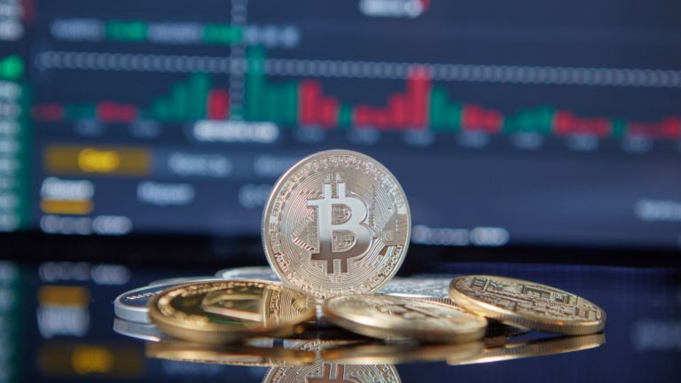 Οι έμποροι cryptos ποντάρουν σε καινούργια μεταβλητότητα ύστερα από απώλειες $1,5 δισ.