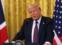 Ο Τραμπ ξαναζωντανεύει τον μύθο: Συνδέει τον αυτισμό με εμβόλια και Tylenol, κόντρα στην επιστήμη Ο Τραμπ ξαναζωντανεύει τον μύθο: Συνδέει τον αυτισμό με εμβόλια και Tylenol, κόντρα στην επιστήμη