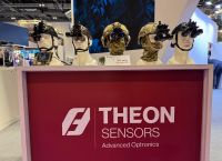 Η THEON λάνσαρε στην έκθεση DSEI London 2025 σύστημα νυχτερινής όρασης με προδιαγραφές αμερικανικού στρατού Η THEON λάνσαρε στην έκθεση DSEI London 2025 σύστημα νυχτερινής όρασης με προδιαγραφές αμερικανικού στρατού