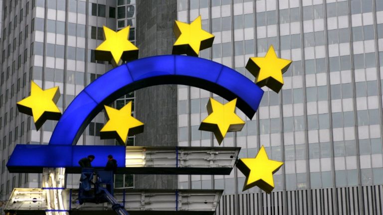 Οι επενδυτές αναμένουν «υψηλότερα επιτόκια της ΕΚΤ για μεγαλύτερο χρονικό διάστημα»