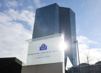 Στάση αναμονής από την ΕΚΤ, αμετάβλητα τα επιτόκια στο 2% Στάση αναμονής από την ΕΚΤ, αμετάβλητα τα επιτόκια στο 2%