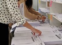 Οι δημοσκοπήσεις δημιουργούν προεκλογική ατμόσφαιρα – Ζητούμενο η αυτοδυναμία Οι δημοσκοπήσεις δημιουργούν προεκλογική ατμόσφαιρα – Ζητούμενο η αυτοδυναμία