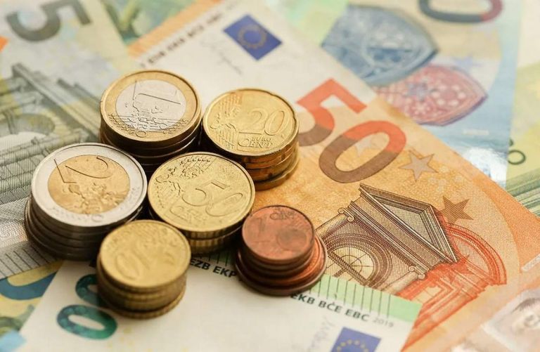 Φοιτητές και ενοικιαστές: Ποιοι και πώς θα λάβουν επιστροφή ενοικίου έως 800 ευρώ