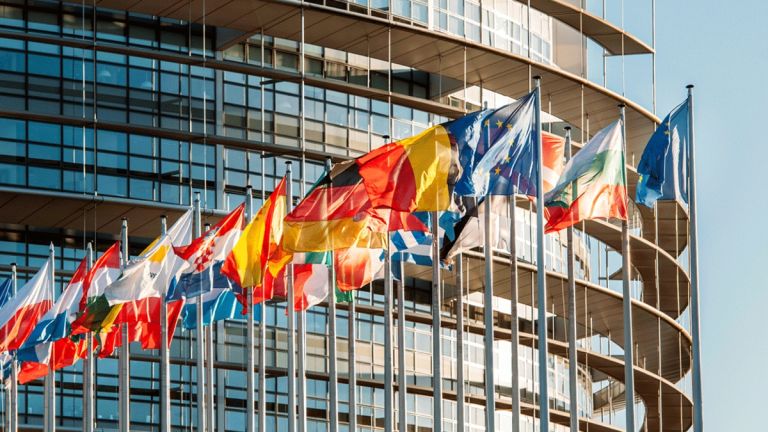 Ε.Ε.: Ακόμη πιο αυστηροί κανόνες για την έκδοση βίζας σε Ρώσους