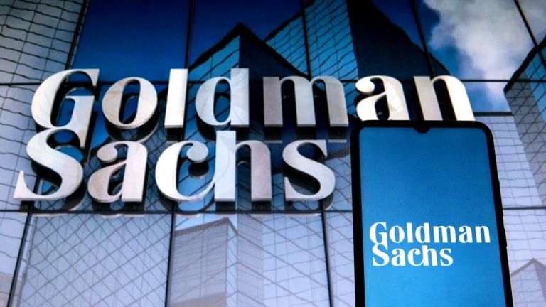 Goldman Sachs: Ακόμα και στα 5.000 δολάρια ο χρυσός αν πληγεί η Fed