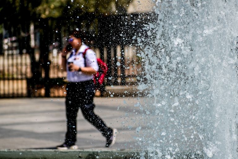 Πέφτει η θερμοκρασία – Αίθριος ο καιρός