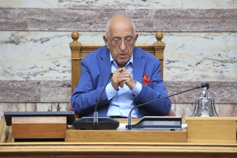 Έρχεται ο “κόφτης” στη Βουλή και αλλάζει τους κανόνες του παιχνιδιού