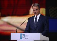 Μητσοτάκης: Επανεκκίνηση με άμεσες παροχές και μειώσεις φόρων Μητσοτάκης: Επανεκκίνηση με άμεσες παροχές και μειώσεις φόρων