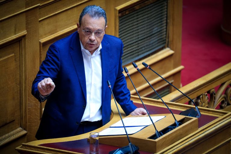 Βουλή – Φάμελλος: Η κυβέρνηση «θίγει το δικαίωμα σε δίκαιη δίκη με πολιτικά κίνητρα»
