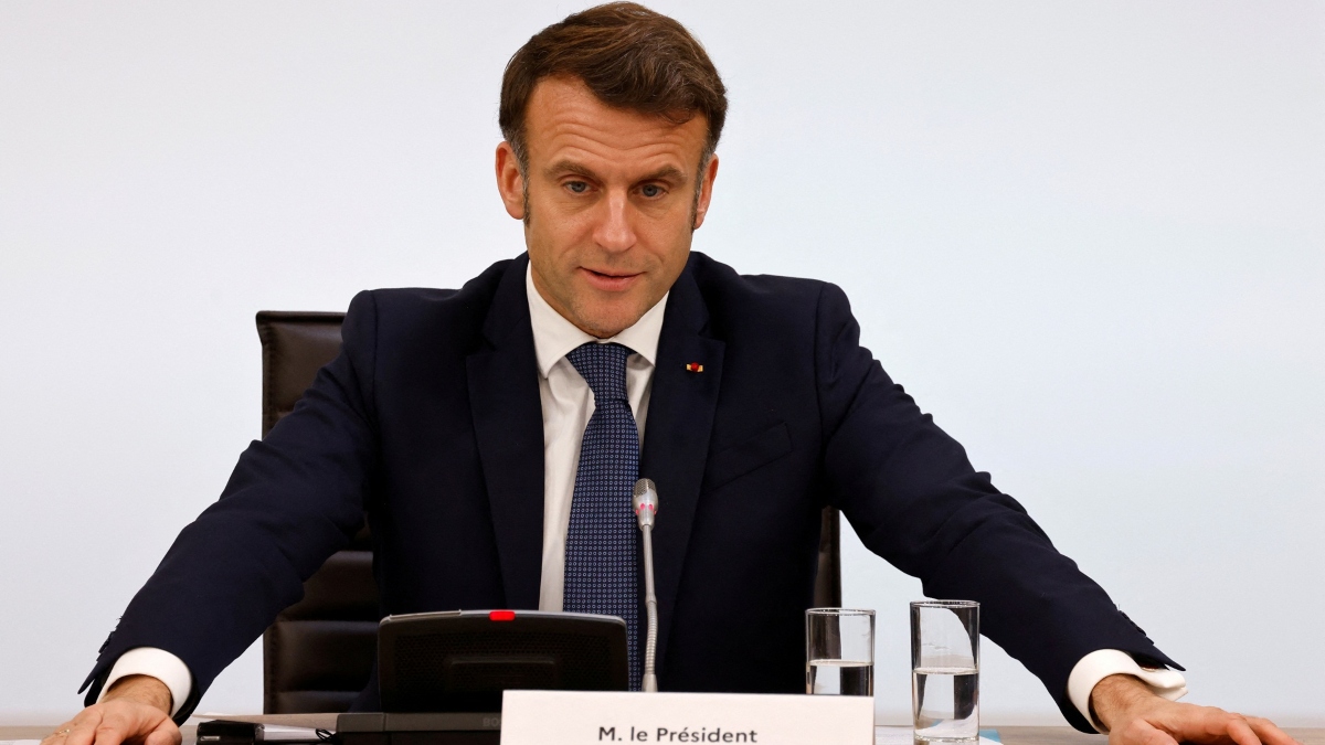 Στην άκρη του γκρεμού η Γαλλία: Όταν η παραίτηση Μακρόν παύει να θεωρείται «αδιανόητη»