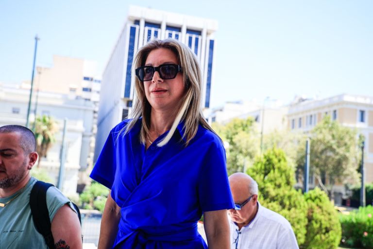 Ποιος φοβάται το κόμμα Καρυστιανού;