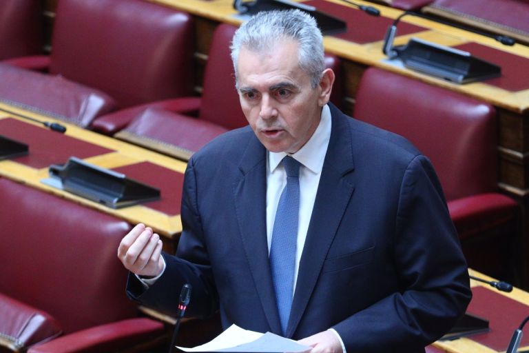 Στρατηγική κίνηση με εσωκομματικά μηνύματα η επιλογή Μητσοτάκη για Χαρακόπουλο