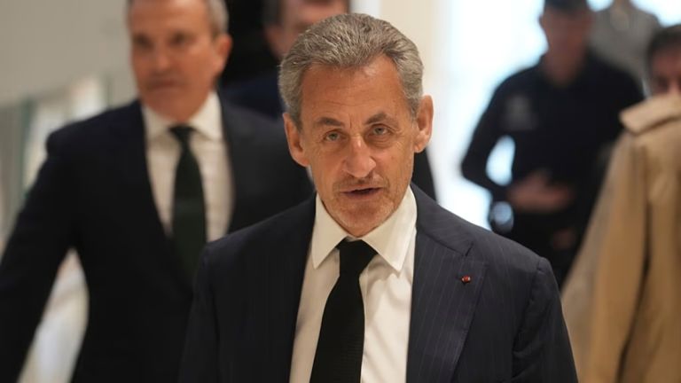 Γαλλία: Ένοχος για εγκληματική συνωμοσία ο Σαρκοζί