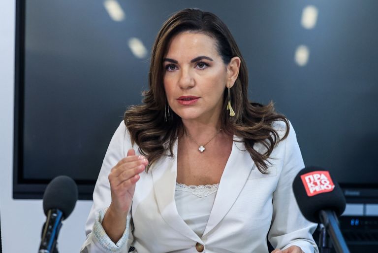 Κεφαλογιάννη για βραχυχρόνιες μισθώσεις: Από 1η Οκτωβρίου αυτόματα εκτός πλατφόρμας ακίνητα μη κύριας χρήσης