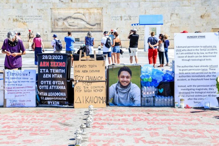 Τέμπη: Προϋποθέσεις για την εκταφή των νεκρών