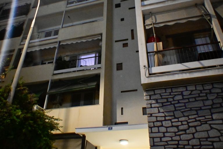 Τραγωδία στα Πατήσια: Νεκρή γυναίκα και το βρέφος της σε διαμέρισμα
