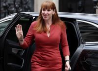 Βρετανία: Παραιτήθηκε η αντιπρόεδρος της κυβέρνησης Άντζελα Ρέινερ Βρετανία: Παραιτήθηκε η αντιπρόεδρος της κυβέρνησης Άντζελα Ρέινερ