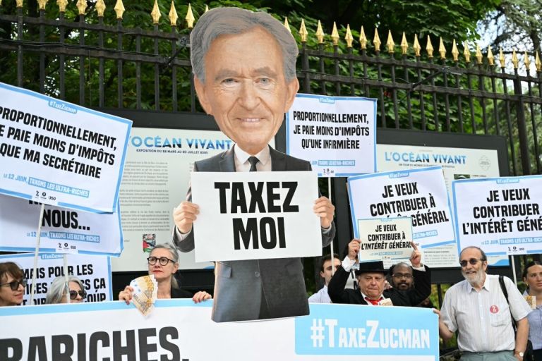 Οι αγορές «τιμωρούν» τη Γαλλία – Οι συγκρίσεις με την Ελλάδα