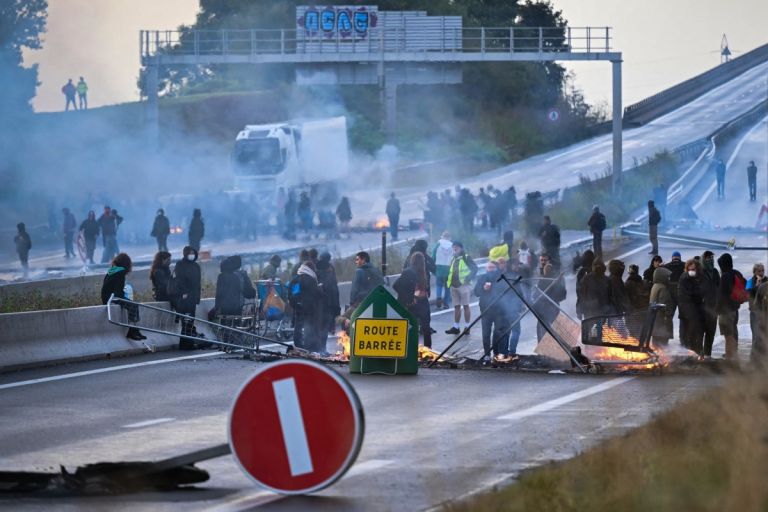 Γαλλία: Ξεκίνησαν οι κινητοποιήσεις – Επεισόδια και συλλήψεις