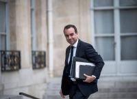 «Οχι» από Λεκορνί στον φόρο περιουσίας – σκληρή στάση για το συνταξιοδοτικό «Οχι» από Λεκορνί στον φόρο περιουσίας – σκληρή στάση για το συνταξιοδοτικό