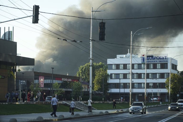 Ουκρανία: Η έδρα της κυβέρνησης επλήγη από τη Ρωσία για πρώτη φορά από την έναρξη του πολέμου