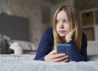 Γαλλία: Μια ανάσα από την απαγόρευση των social media στα παιδιά κάτω των 15 Γαλλία: Μια ανάσα από την απαγόρευση των social media στα παιδιά κάτω των 15