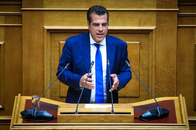 Πλεύρης: Υπάρχουν κατατρεγμένοι πρόσφυγες, υπάρχουν και οι κακομαθημένοι μετανάστες