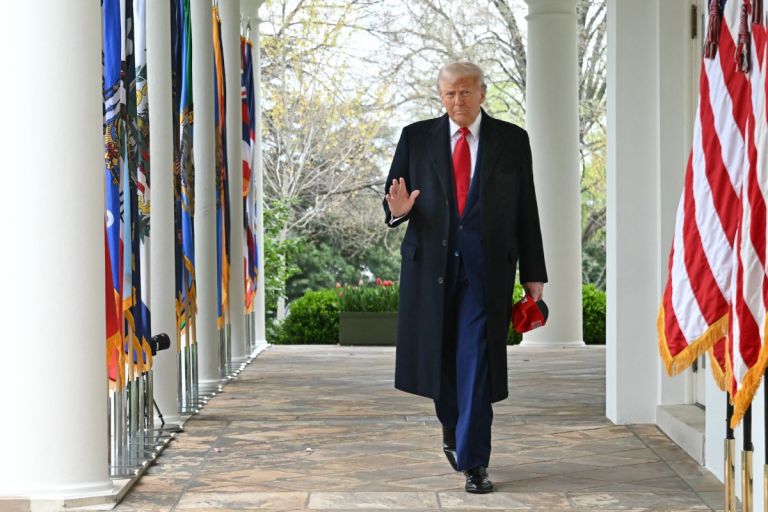 Reuters: Ο Τραμπ ελαττώνει τη διπλωματική συμμετοχή των ΗΠΑ στην Ευρώπη