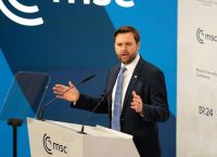 Ο Τζ. Ντ. Βανς προετοιμάζεται για πρόεδρος των ΗΠΑ και η Ευρώπη τον παρακολουθεί Ο Τζ. Ντ. Βανς προετοιμάζεται για πρόεδρος των ΗΠΑ και η Ευρώπη τον παρακολουθεί