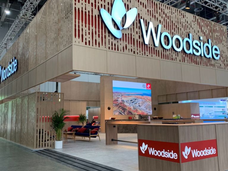 Η Woodside Energy και η Petronas υπογράφουν 15ετή συμφωνία LNG