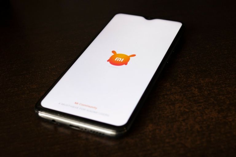 Xiaomi: «Χτυπά» την Apple με το νέο Xiaomi 17 Pro ενάντια στο iPhone 17