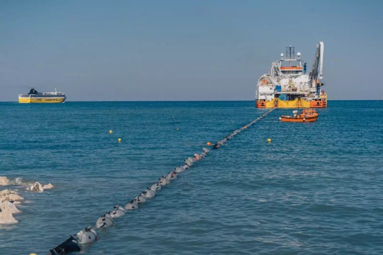 Εγκαταλείπει το καλώδιο η Λευκωσία – «Δεν είναι βιώσιμο», λέει ο Κύπριος ΥΠΟΙΚ
