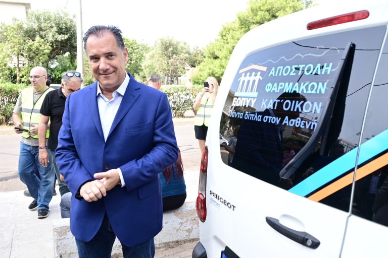 Ο Άδωνις αλλάζει το ΕΣΥ: Η Ελλάδα πρωτοπορεί με κατ’ οίκον διανομή ΦΥΚ σε 25.000 ασφαλισμένους